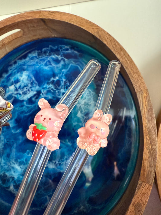 Glasstrohhalme mit süßen Häschen rosa