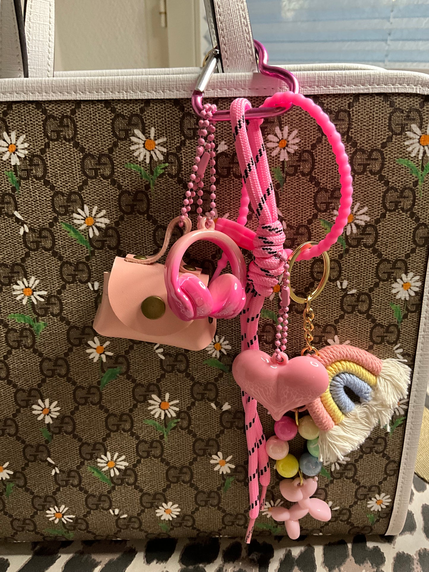 đ âBubblegum Vibesâ â Taschen- & SchlĂźsselanhänger (Unikat)