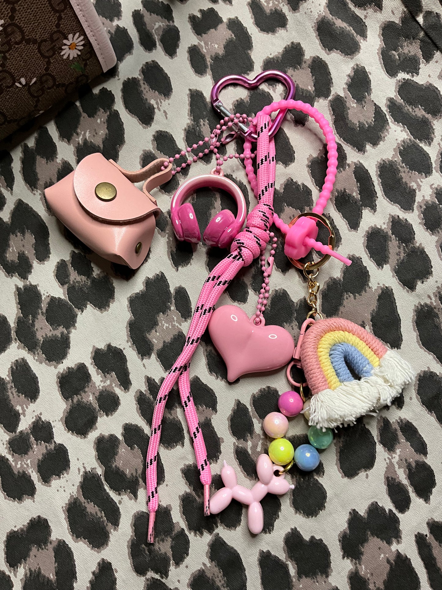 đ âBubblegum Vibesâ â Taschen- & SchlĂźsselanhänger (Unikat)