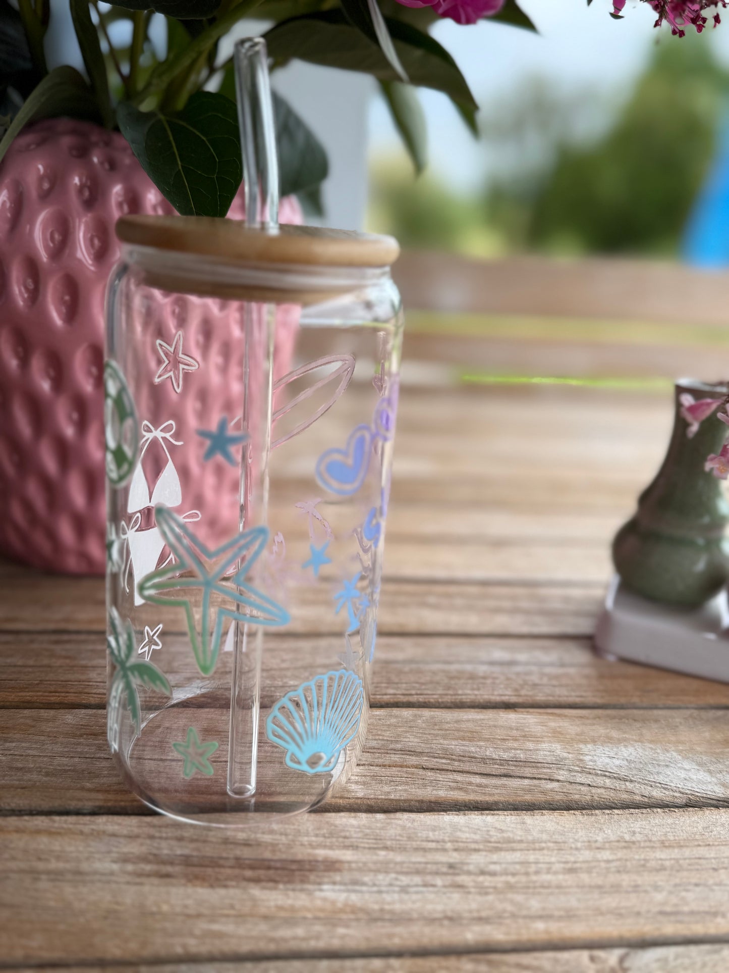 „Summer Vibes“ – handveredeltes Design-Trinkglas für den perfekten Sommerdrink (470 ml / 16 OZ)