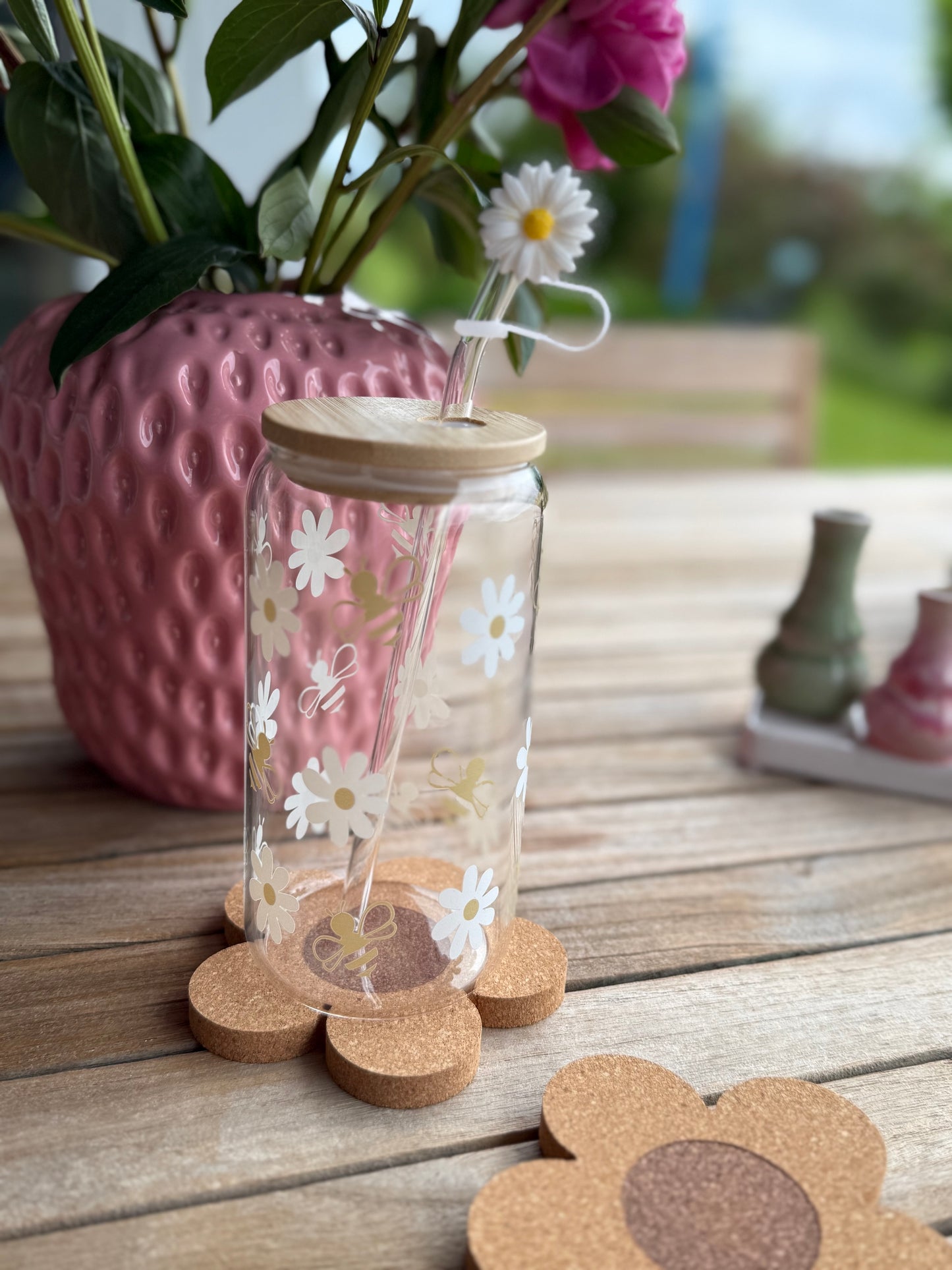 🌼🐝 Bee & Bloom – Design-Trinkglas mit Blumen & Bienen 🐝🌼