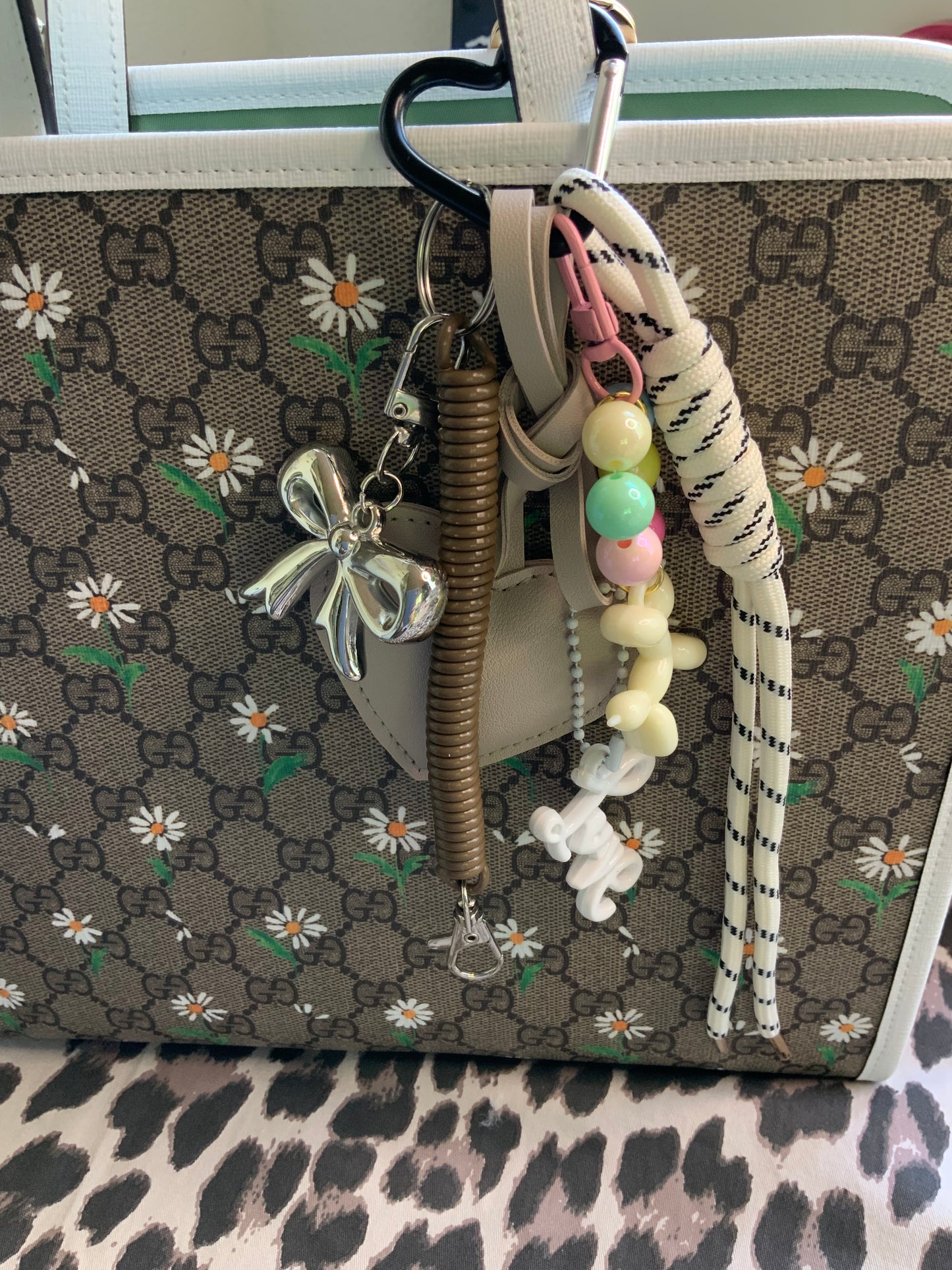 đ¤ âSoft Loveâ Taschen- & SchlĂźsselanhänger â stylisch & handmade