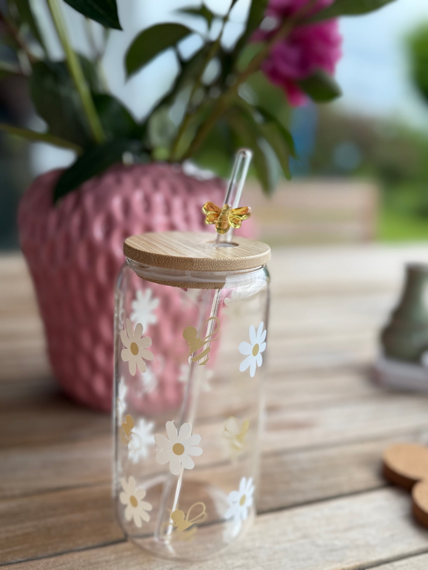 🌼🐝 Bee & Bloom – Design-Trinkglas mit Blumen & Bienen 🐝🌼
