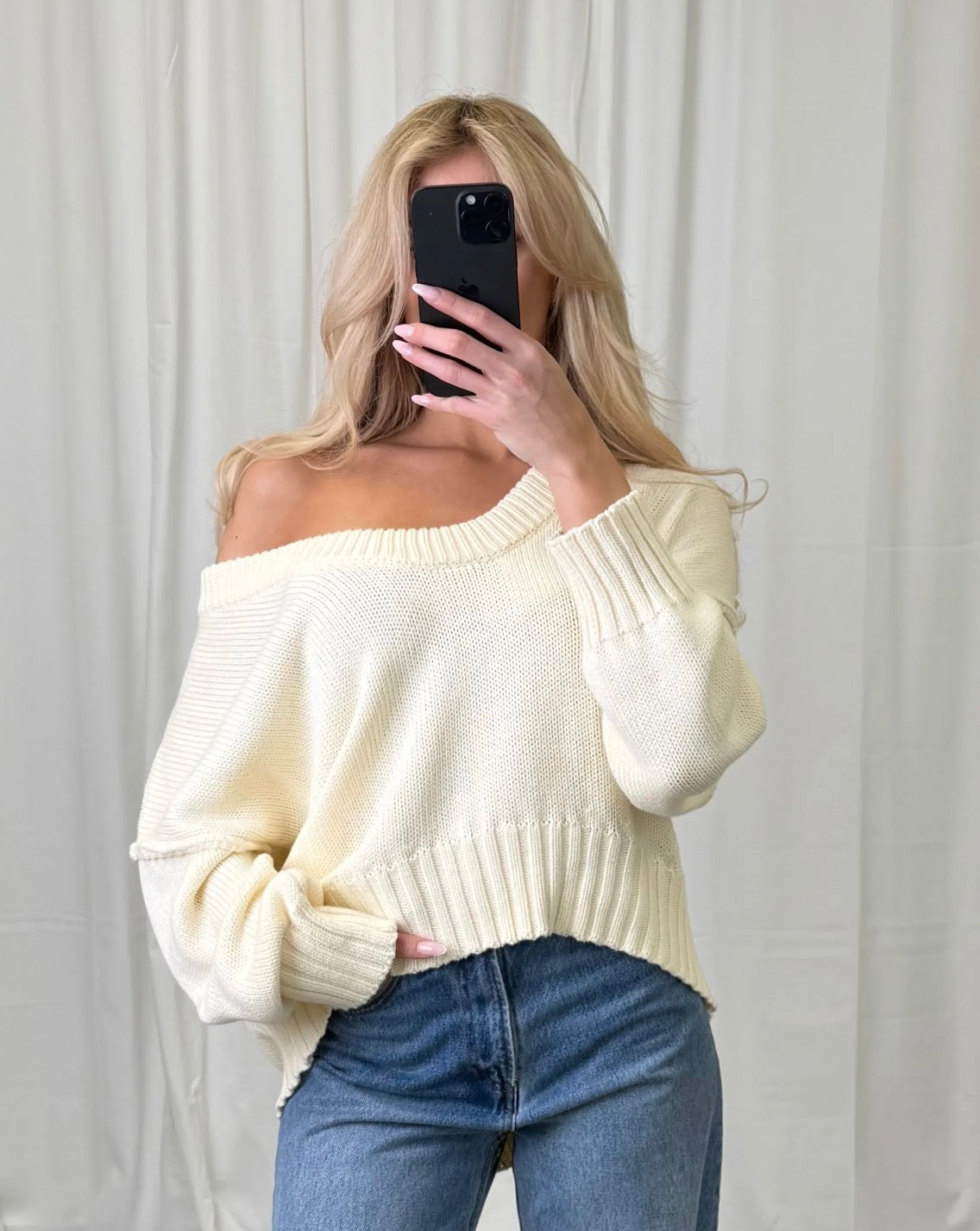 Off-Shoulder Baumwollpullover – Creme