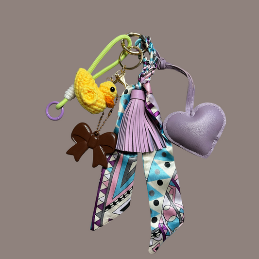💜 „Lilac Duckie“ – Taschen- & Schlüsselanhänger (Unikat)