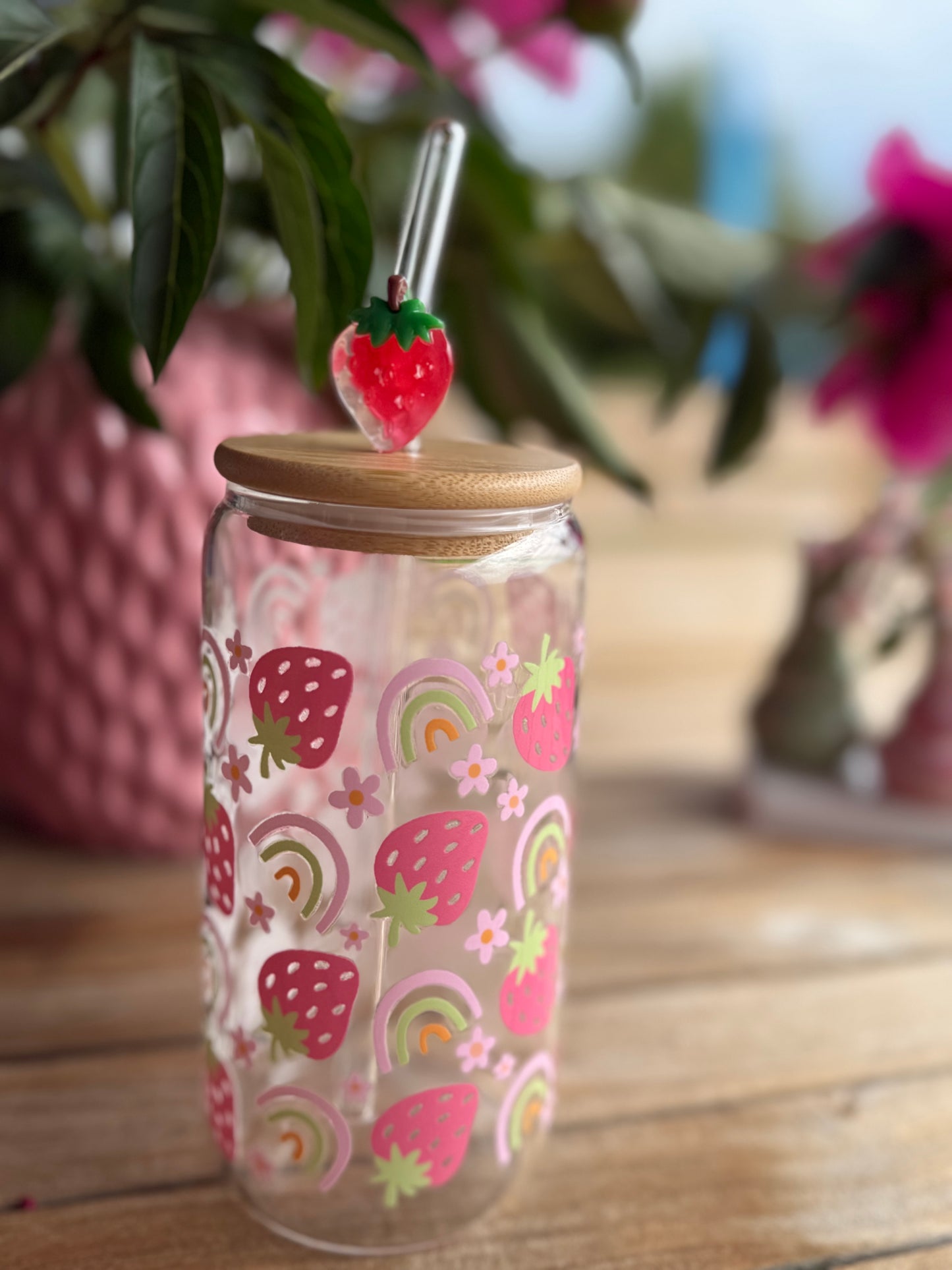 Glastrinkhalm mit Erdbeere – für fruchtige Lieblingsmomente