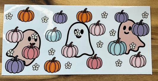 Kürbisse in Pastell mit Geistern und Blumen
