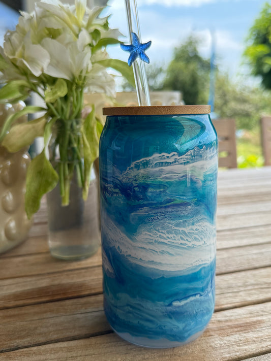 Ocean Art Trinkglas – handgegossen mit Resin 💙🩵💙 mit rosa Halm stern