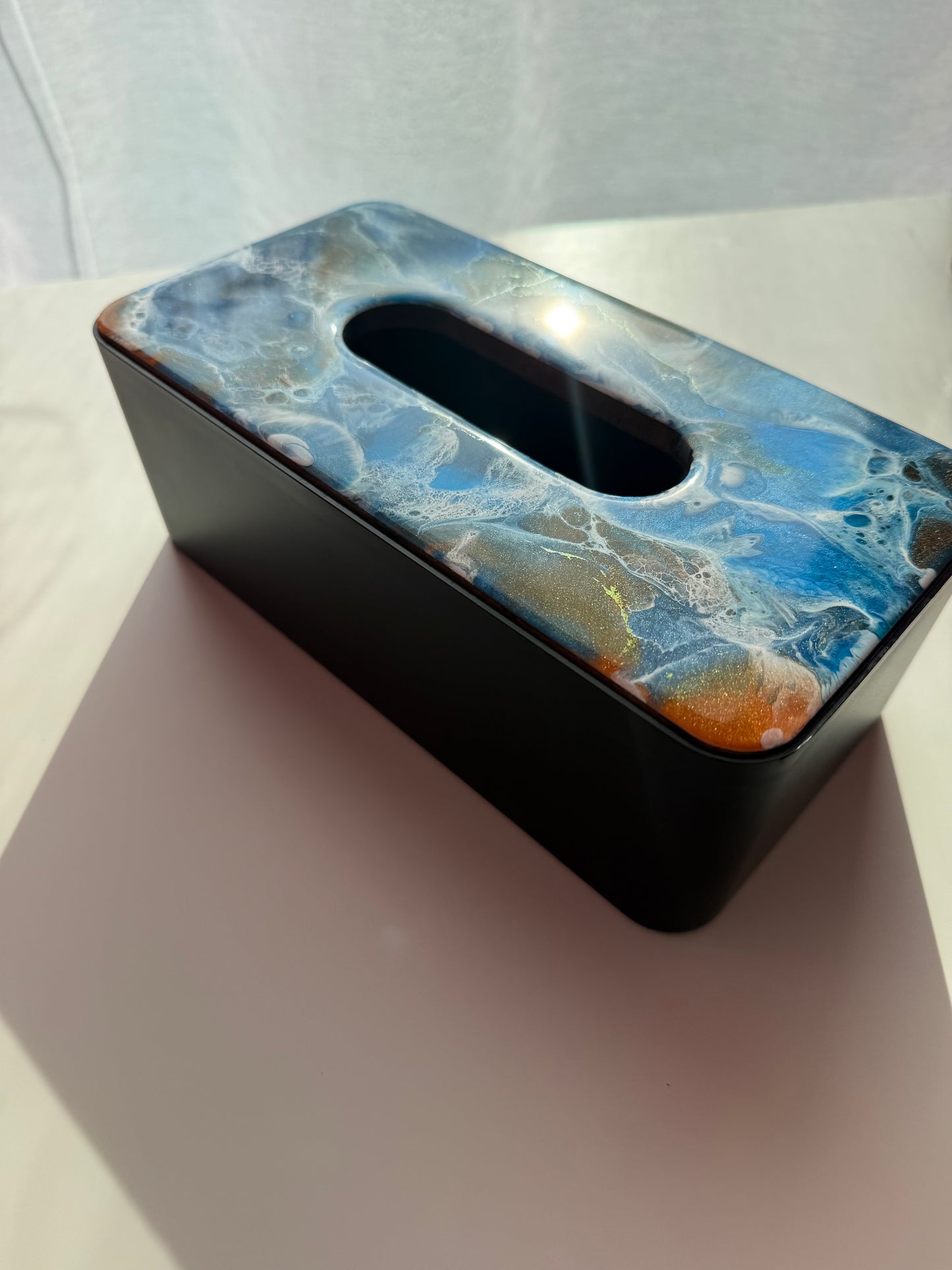 Taschentuchbox mit handveredeltem Resin-Deckel – Ocean Art Unikat