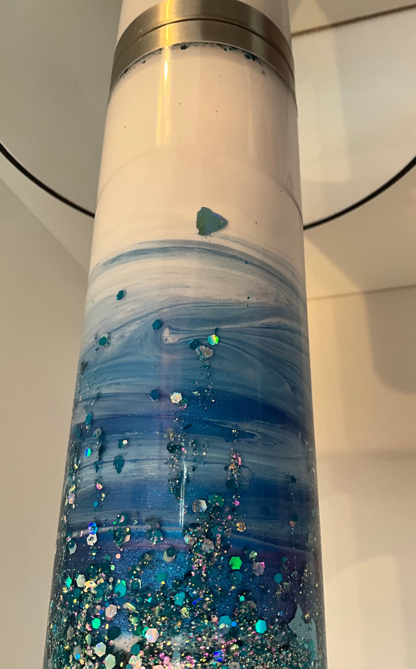 Ocean Art „Isolde“ SNOW Glob Art by Nic