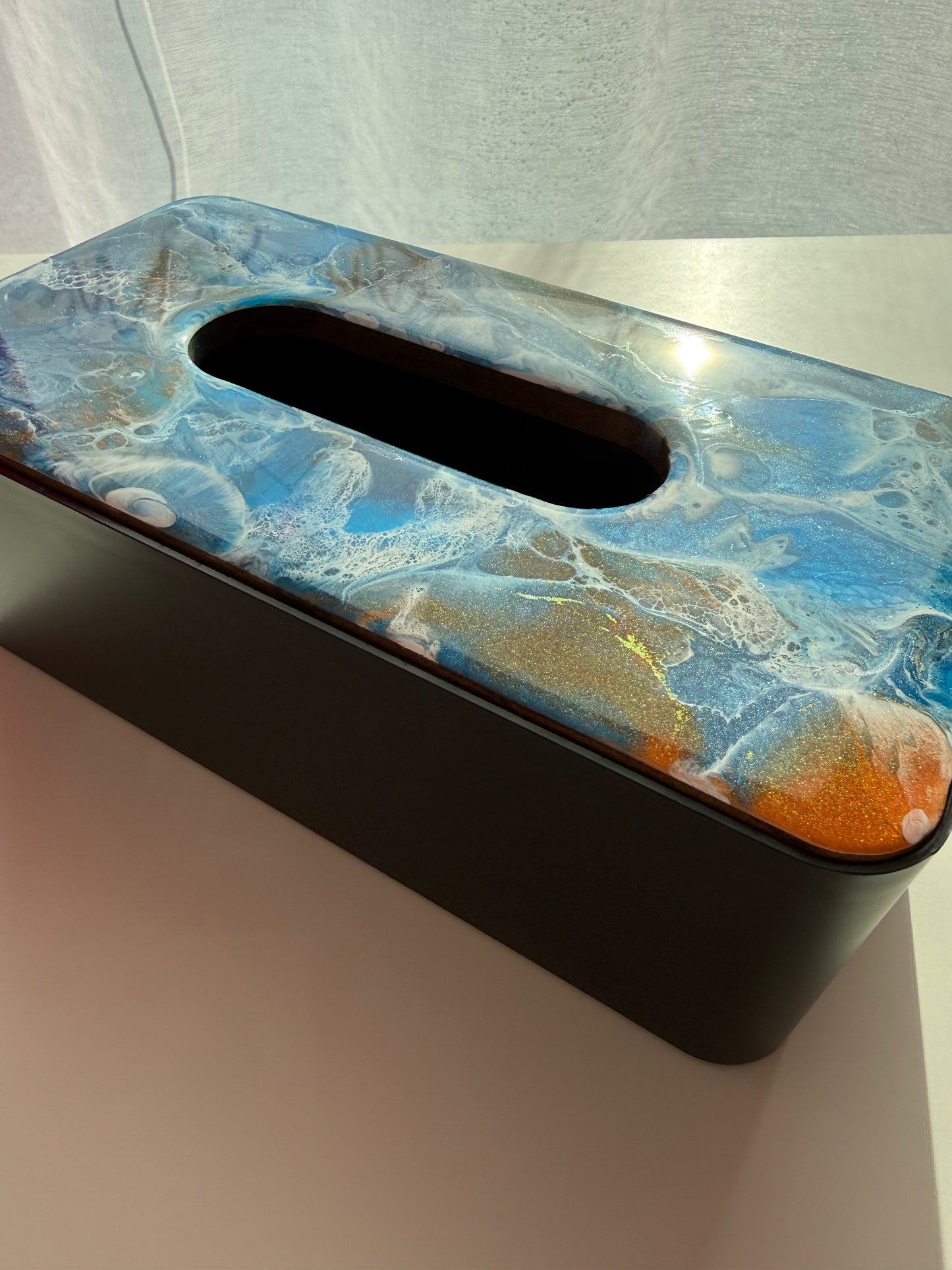 Taschentuchbox mit handveredeltem Resin-Deckel – Ocean Art Unikat