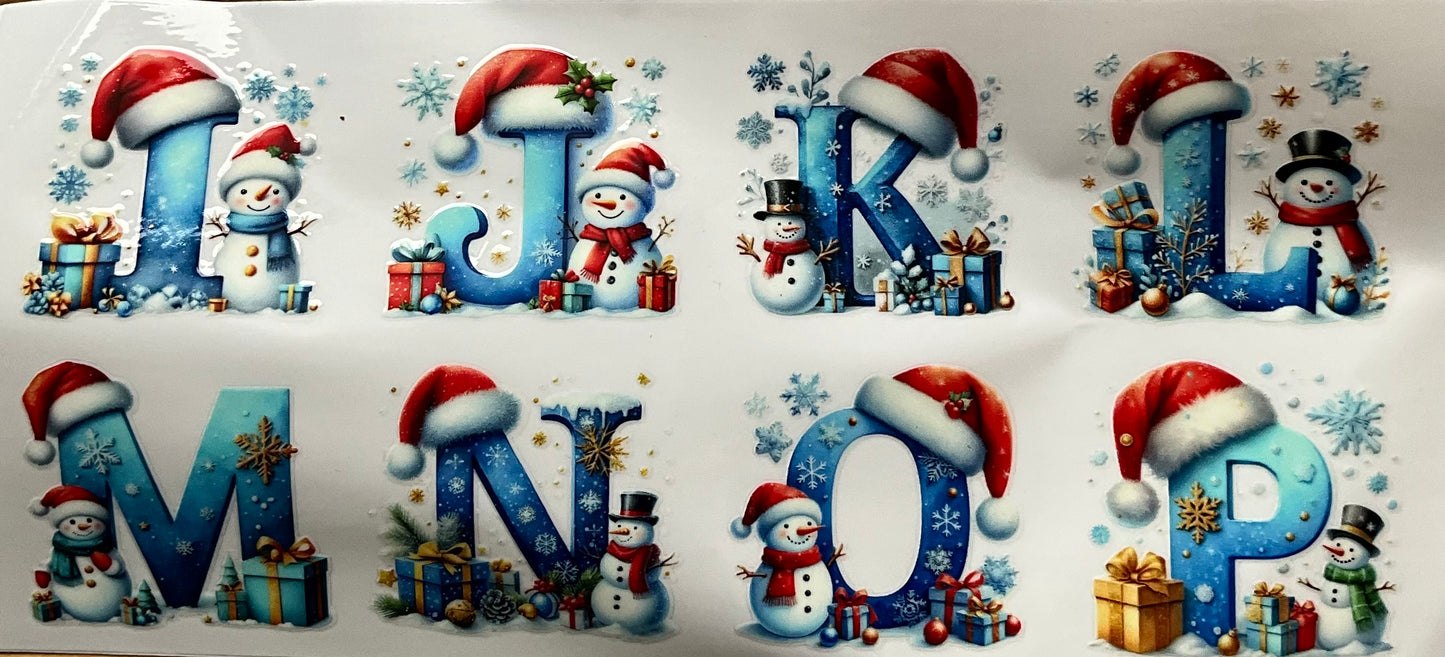 324  Weihnachtsmützen Blaues Alphabet Grösse: ca. 5cm mal  5cm