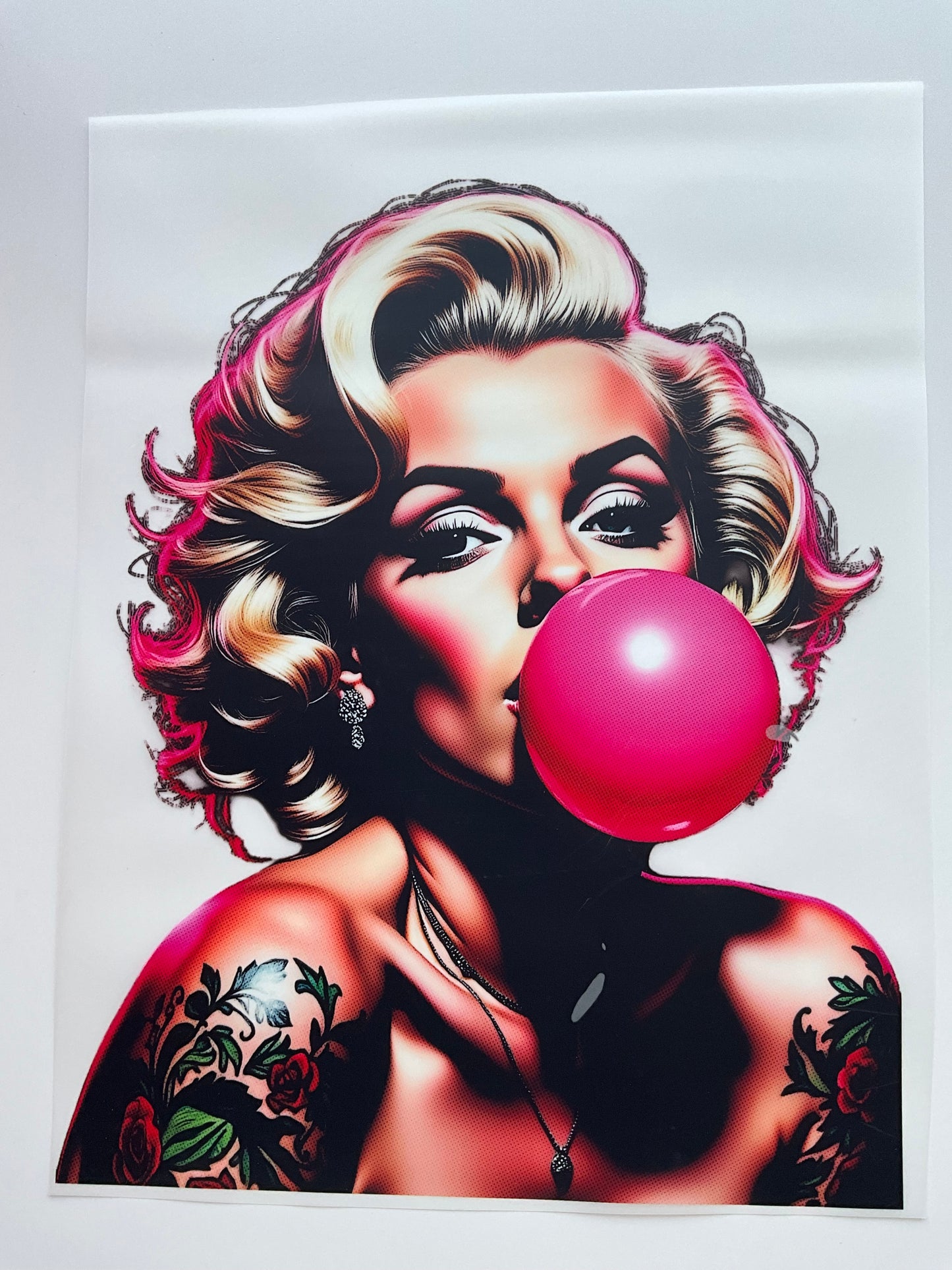 Textil Sticker Frau Kaugummi