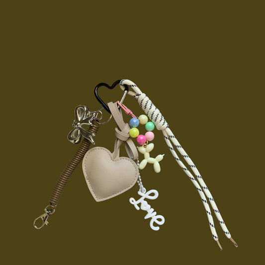 🤍 „Soft Love“ Taschen- & Schlüsselanhänger – stylisch & handmade