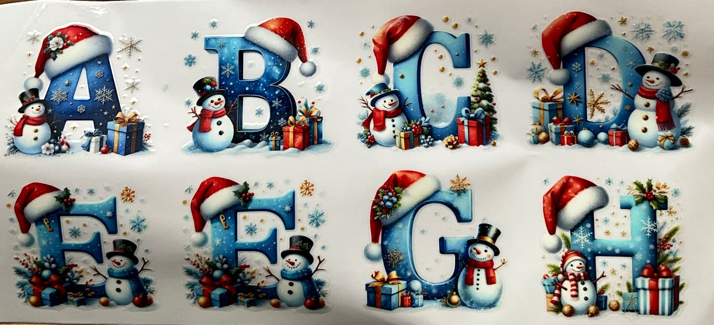 324  Weihnachtsmützen Blaues Alphabet Grösse: ca. 5cm mal  5cm