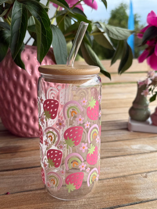 -Trinkglas mit Erdbeerprint – Sommerfeeling in jedem Schluck