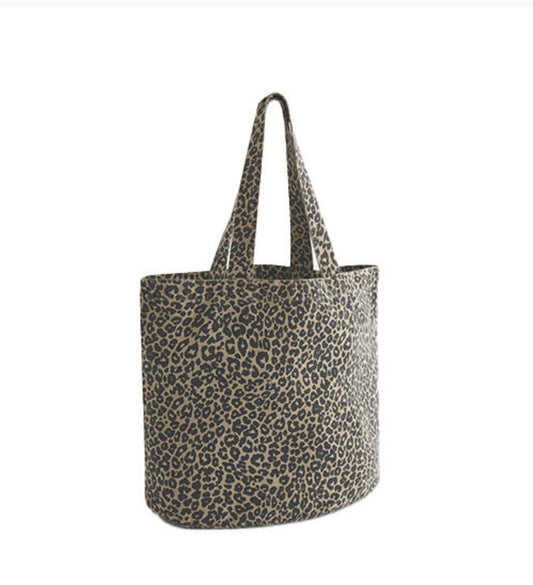 Leo Canvas Tote – Statement Bag, handmade & yours 🐆✨