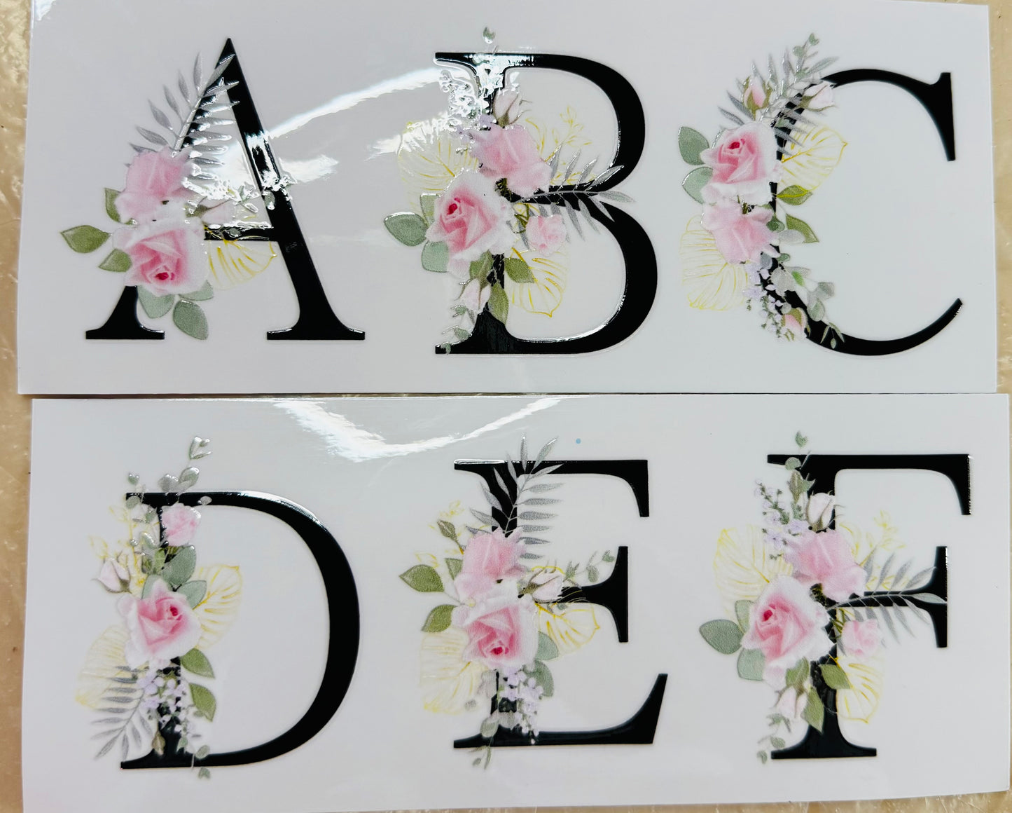 322 black and flowers Alphabet Grösse: ca. 7cm mal 7 cm
