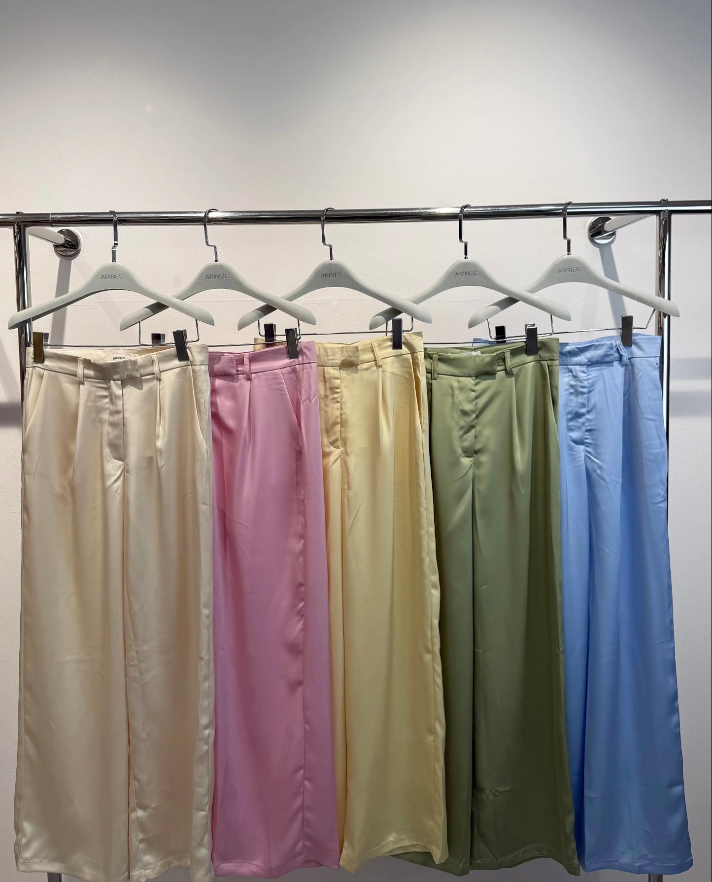 Fließende Stoffhose – elegant & zeitlos