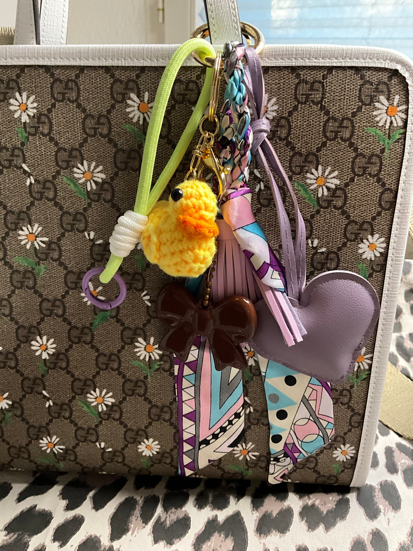 💜 „Lilac Duckie“ – Taschen- & Schlüsselanhänger (Unikat)