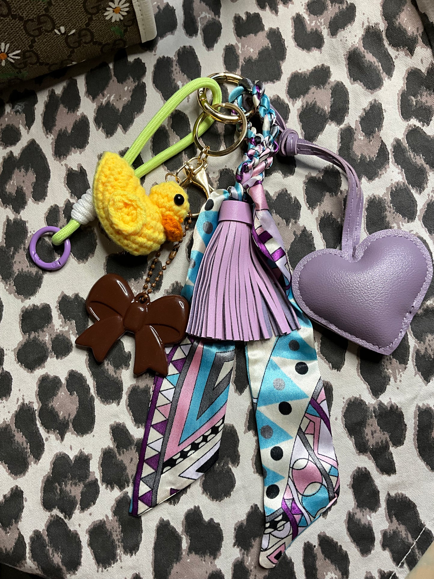 💜 „Lilac Duckie“ – Taschen- & Schlüsselanhänger (Unikat)