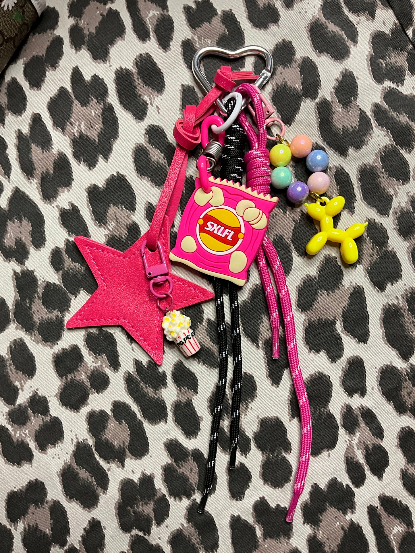 🌟 „Pop Star Snack“ – Taschen- & Schlüsselanhänger (Unikat)