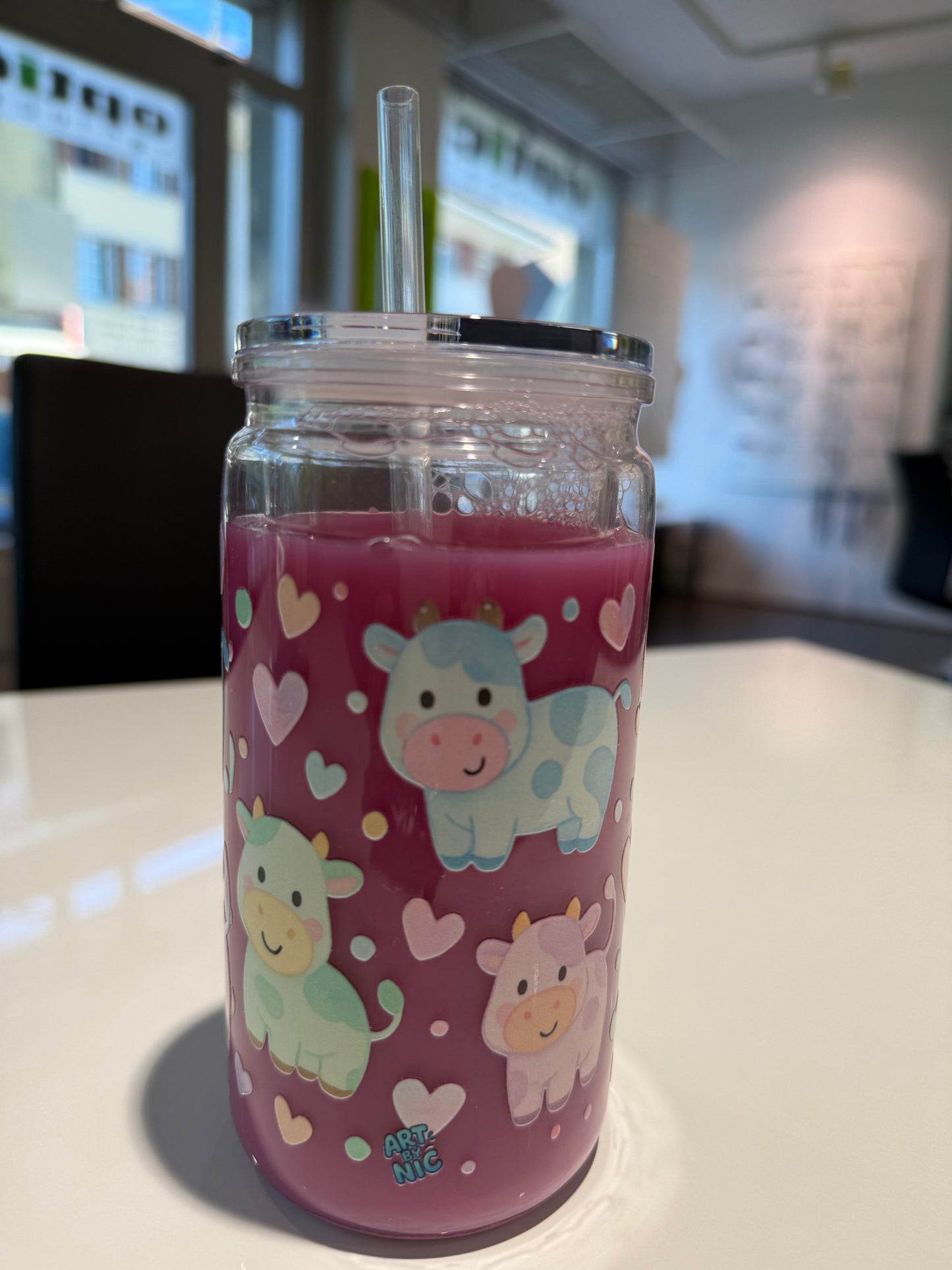 🐮 Snow Globe Trinkglas „Cute Cows“ – Limited Art by Nic Design ©