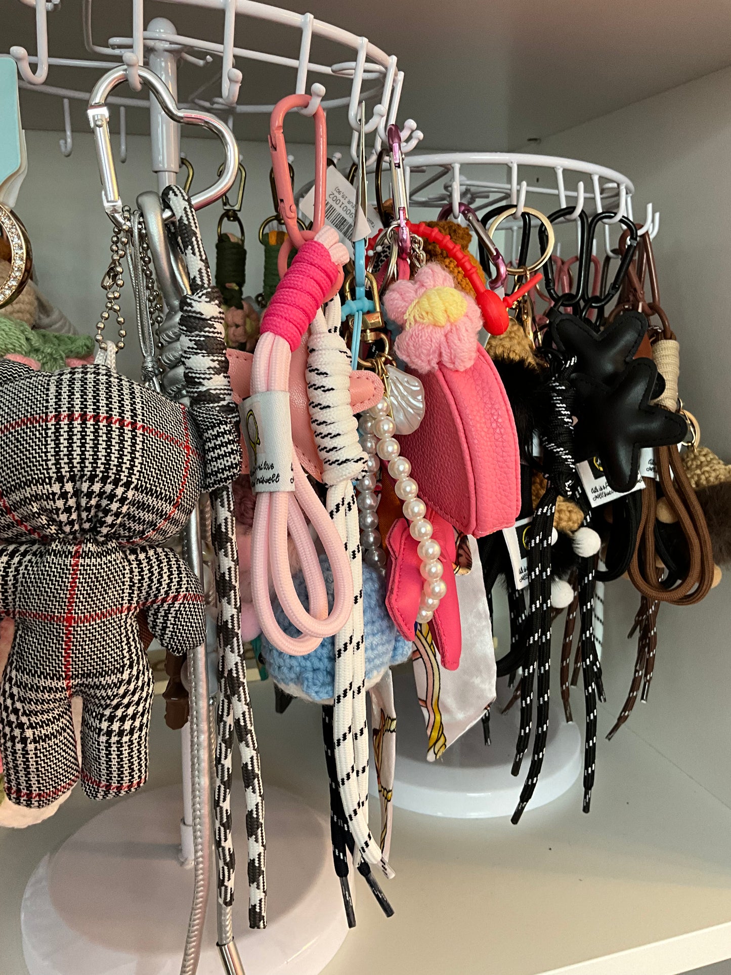 Verschiedene Taschenanhänger – individuell & mit Liebe zusammengestellt