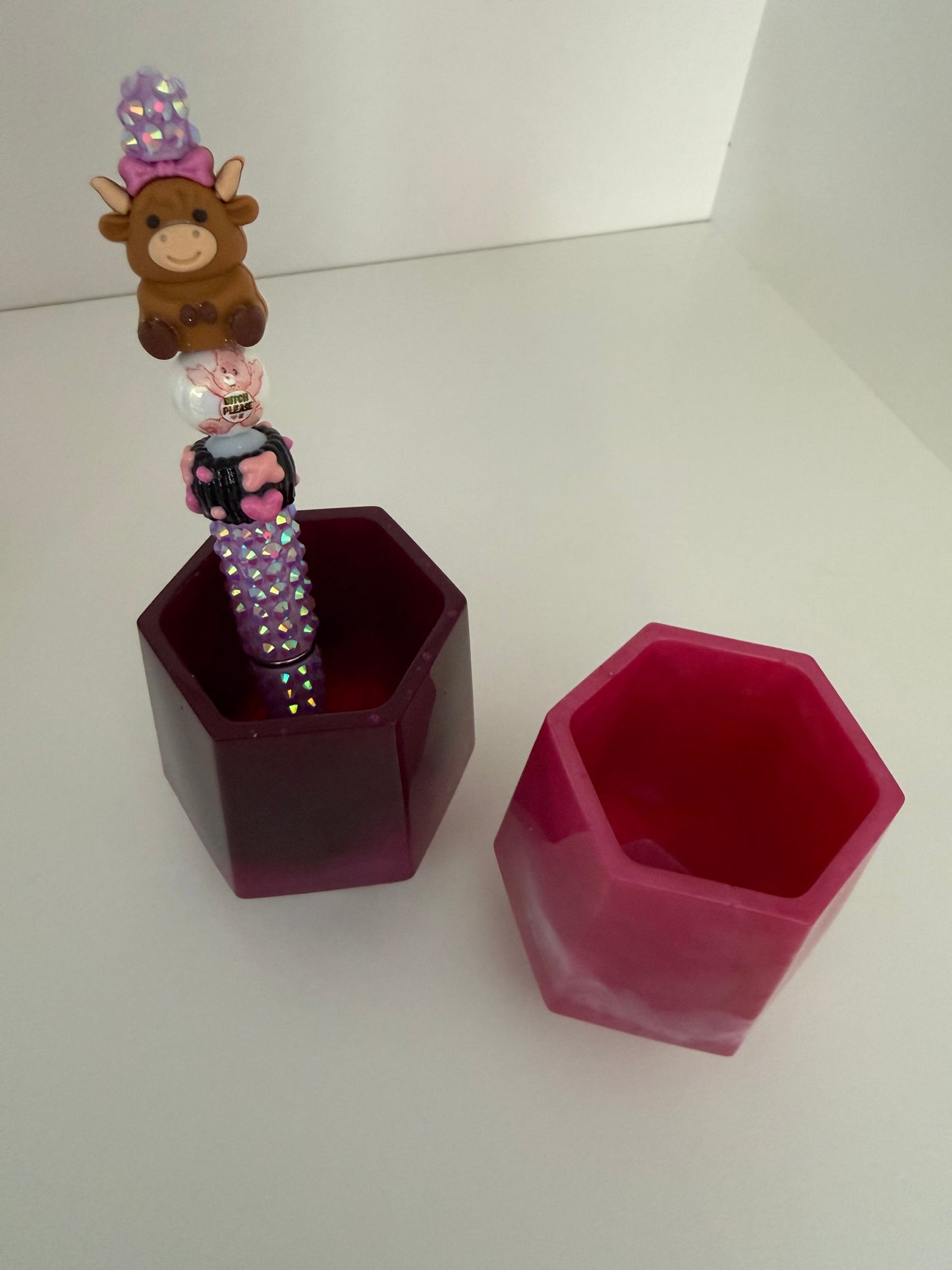 Resin-Stiftehalter „Ruby“