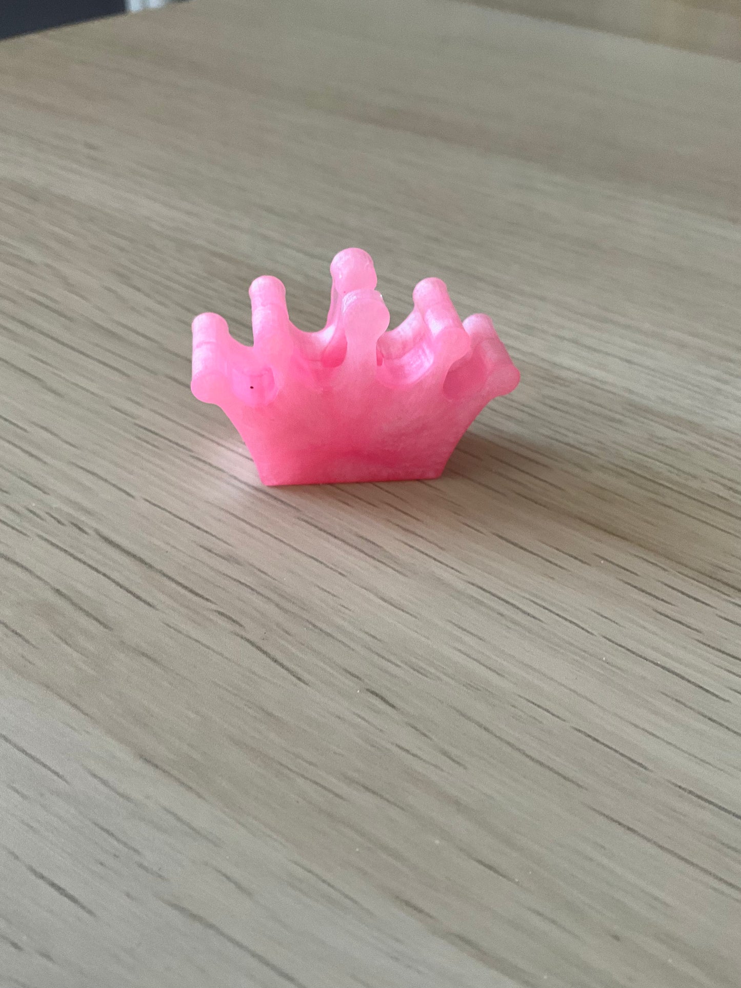 Krone Resin – Handmade „Tiny Toppers by Art by Nic“