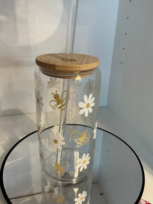 Bienenglück – Trinkglas mit Gänseblümchen & goldenen Bienen 🐝🌼