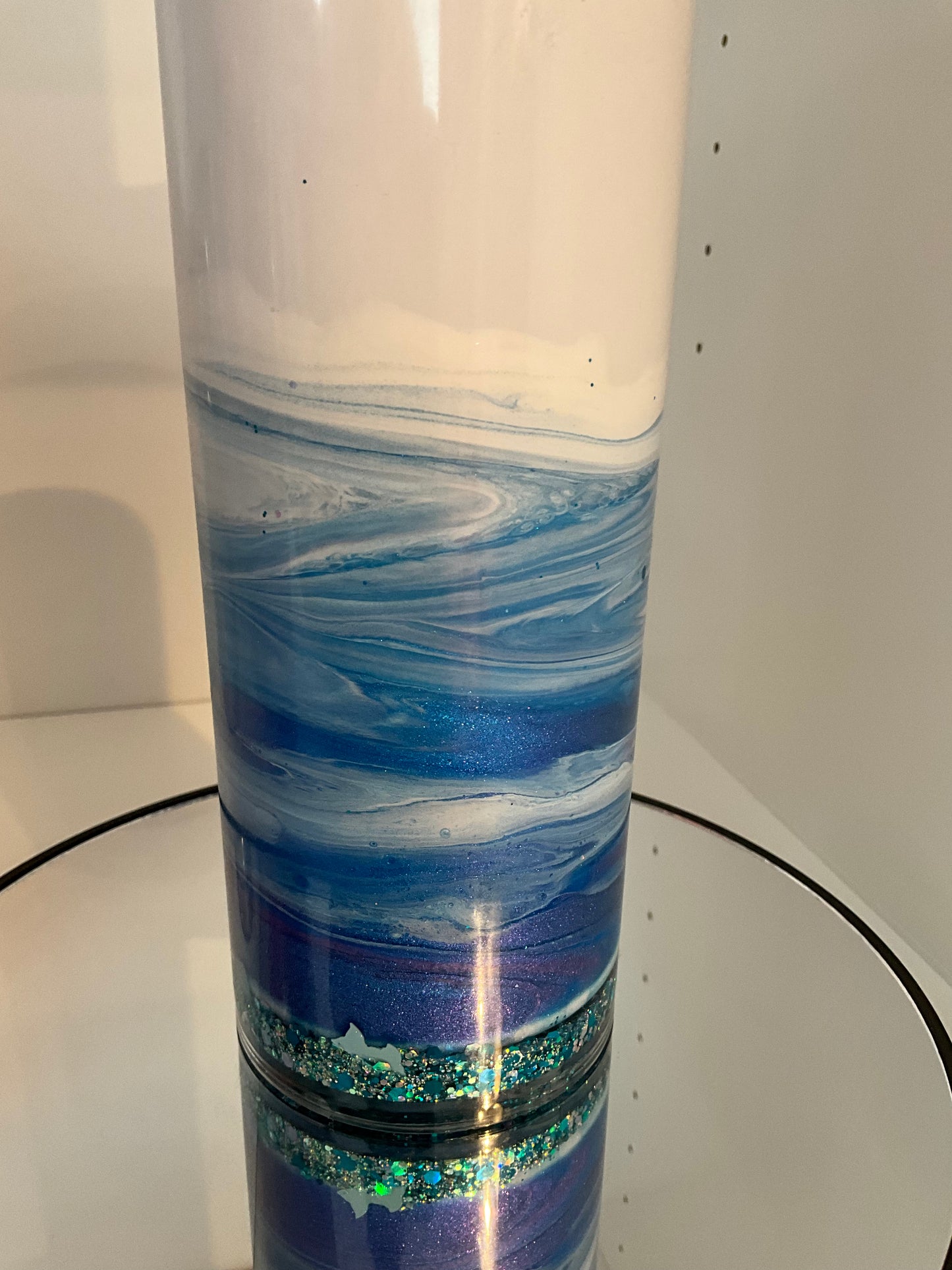 Ocean Art „Isolde“ SNOW Glob Art by Nic