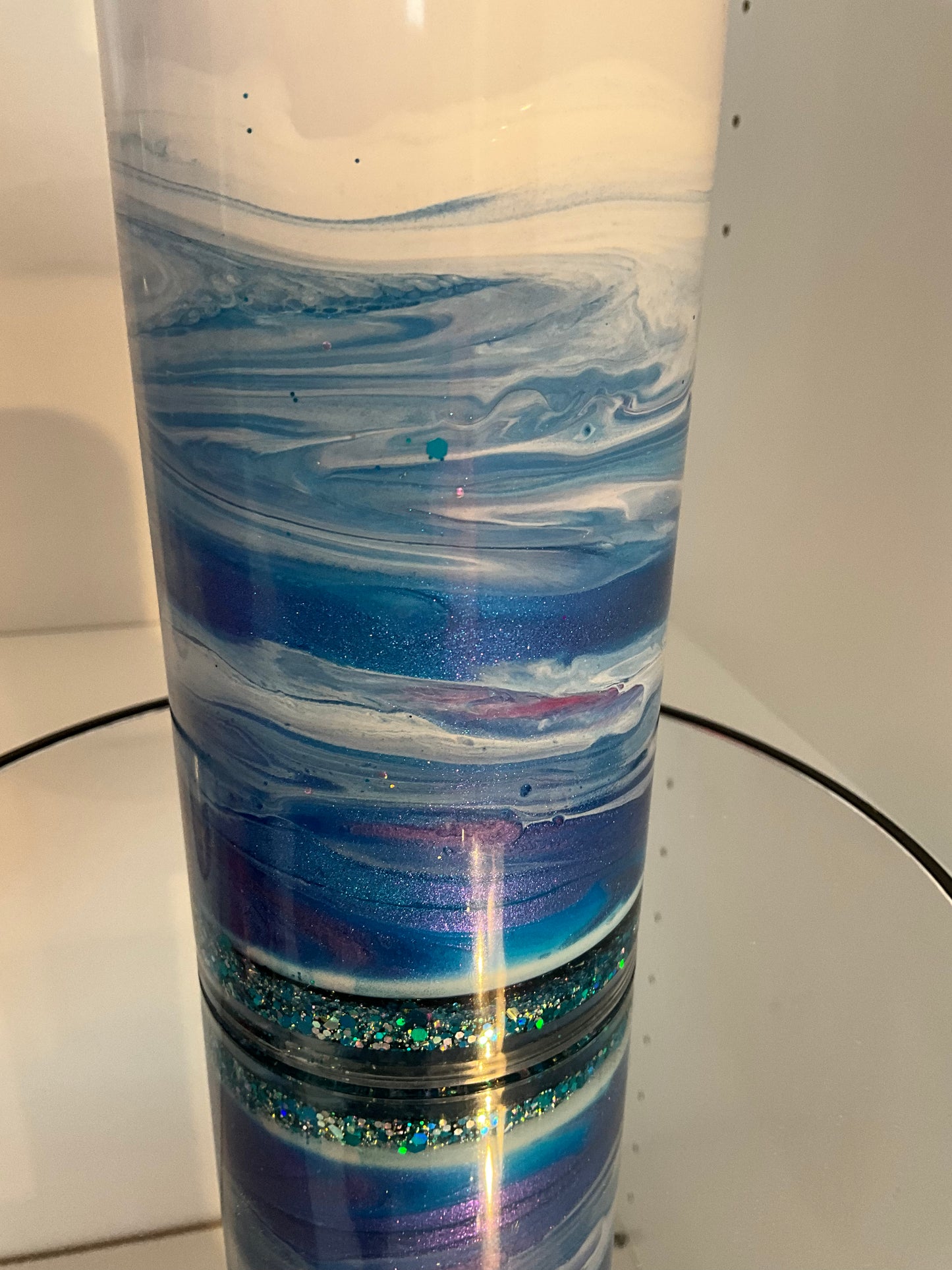 Ocean Art „Isolde“ SNOW Glob Art by Nic