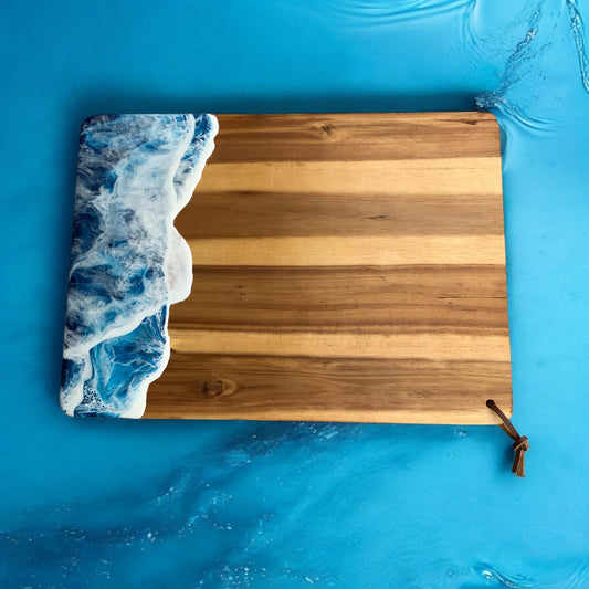 Ocean Art Servierbrett Resin Akazienholz Handgemacht Küchenbrett Meeresdeko Geschenkidee Küche Küchenkunst Strandlook Unikat