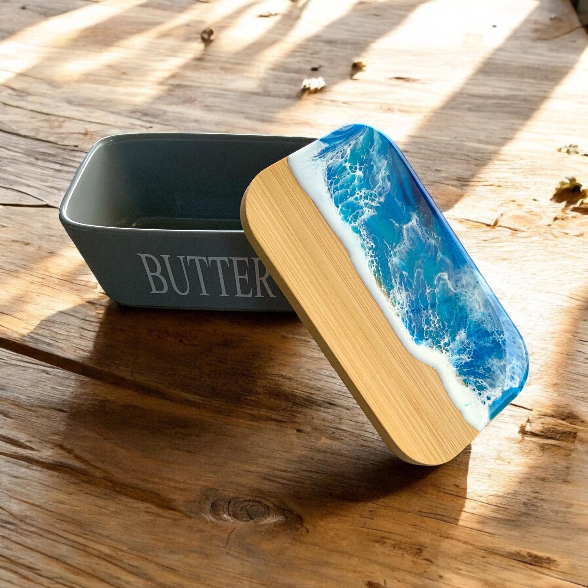 Butterdose mit Ocean Art Deckel aus Resin Bambus Keramik handveredelt maritime Kuechendeko Geschenkidee Unikat Küchenaccessoire