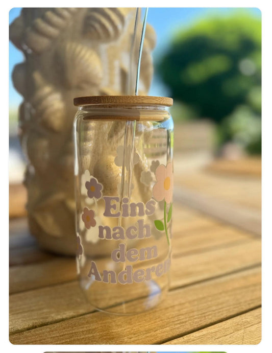 Eins nach dem anderen – Design-Trinkglas